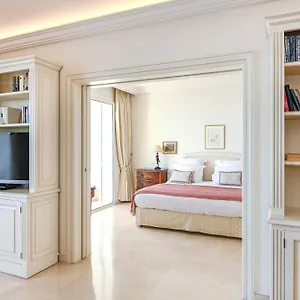 Buckingham & Lloyds - Appartement