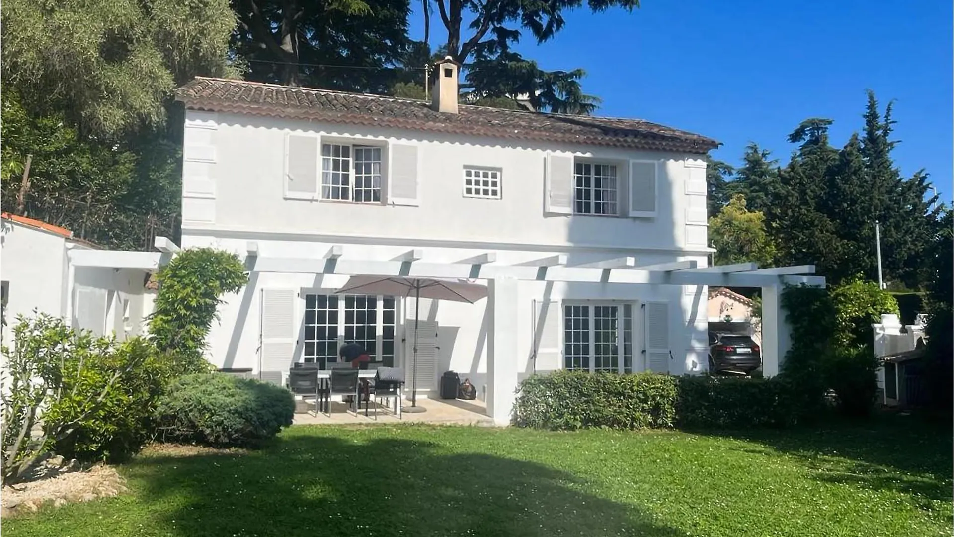 Beautiful Home In Cannes With Kitchen