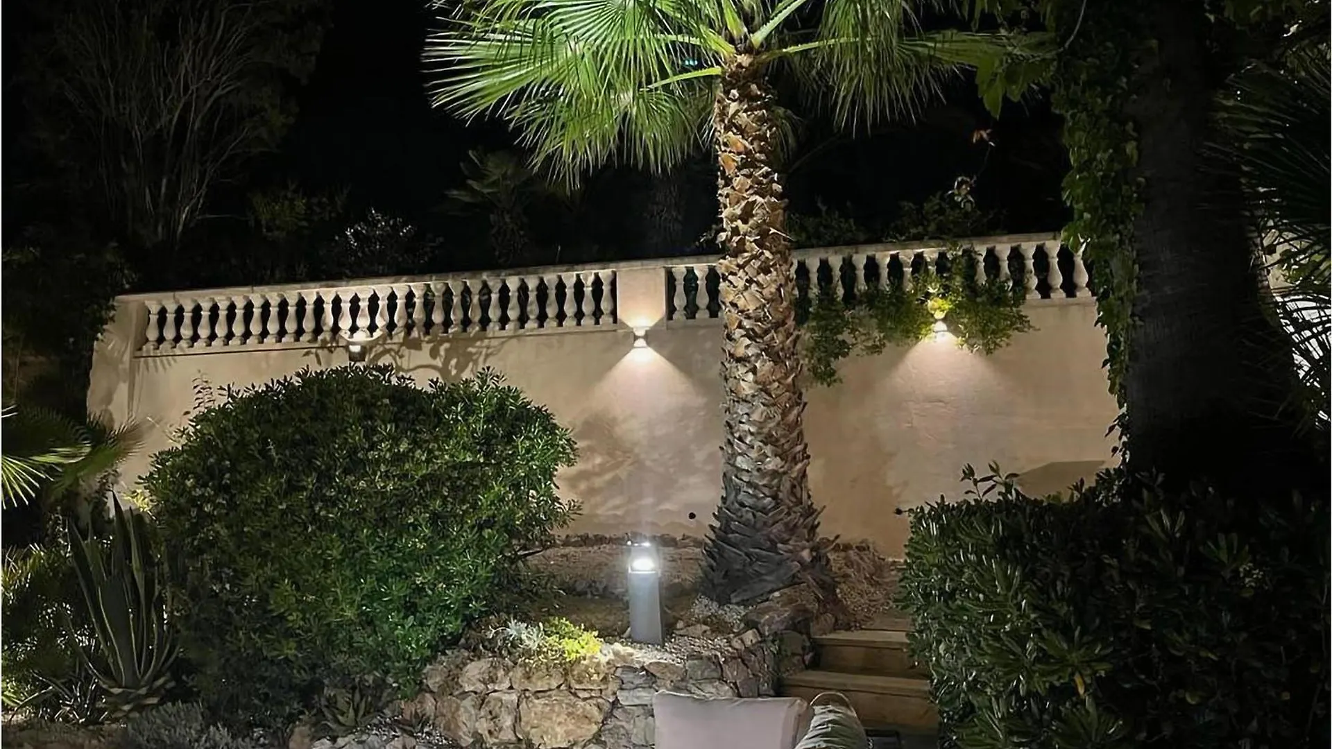 Beautiful Home In Cannes With Kitchen 프랑스